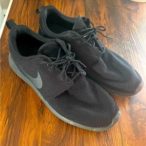 🔥 Nike Roshe size 13 Mens